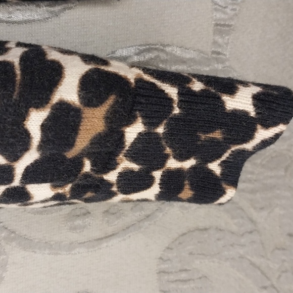 J.Crew Women's Lightweight Animal Print Sweater. Size Large. - Picture 5 of 7